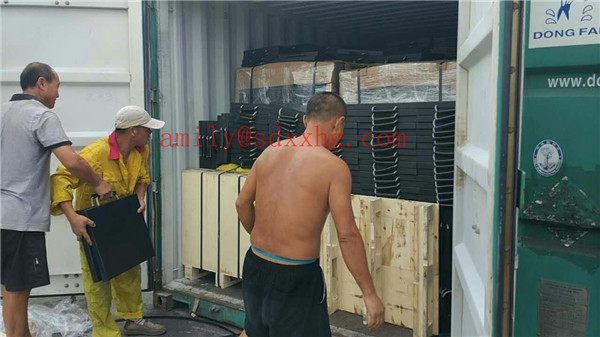 loading container for crane outrigger pads