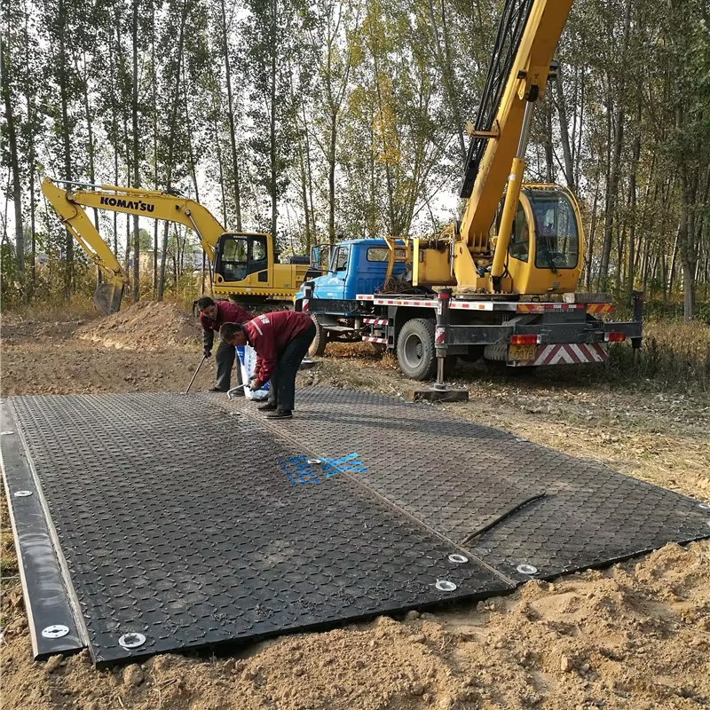 HDPE Plastic Interlocking Rig Mats Oil field HDPE Plastic Ground Protection Mats Heavy Duty Mud Crane Mat