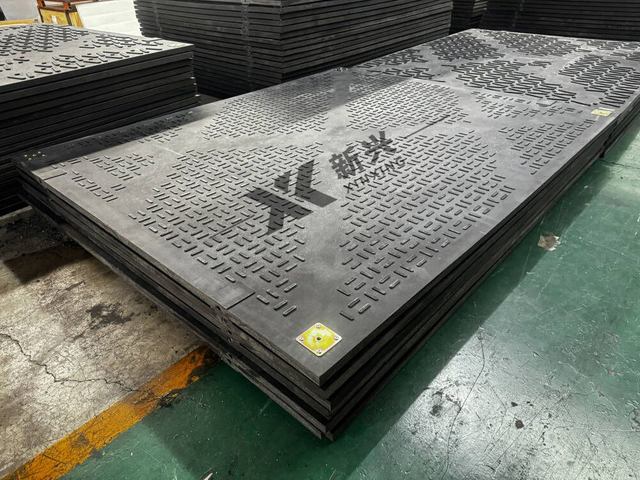 Fast To Install Temporary Access Roadways Heavy Duty Ground Protection Mats 