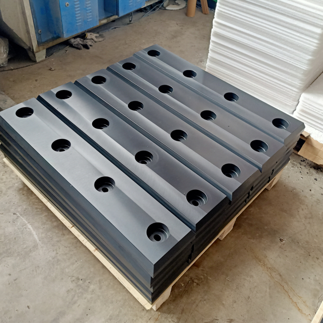 Light Weight Plastic UHMWPE Track Pads For Amphibious Excavator Wear Resistant Roadliner Track Shoes